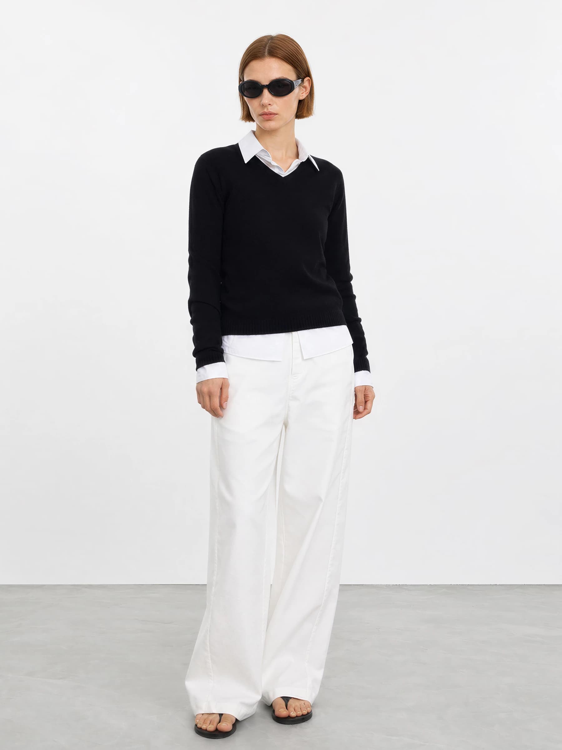 Timeless Consinee 100% Cashmere V-Neck Sweater view 6