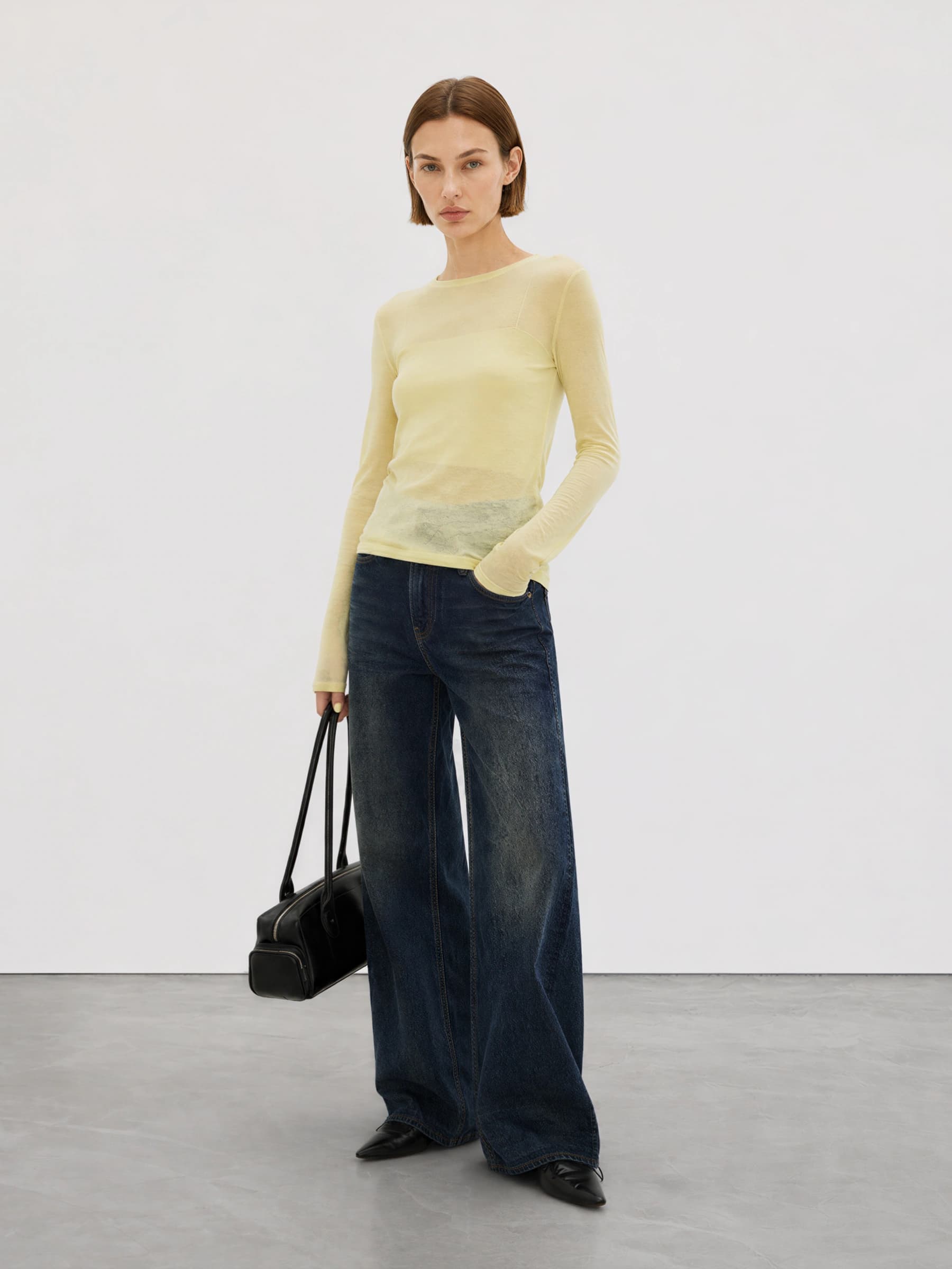 Simple Knit Soft 80s Water-Soluble Wool Crewneck Sweater view 6