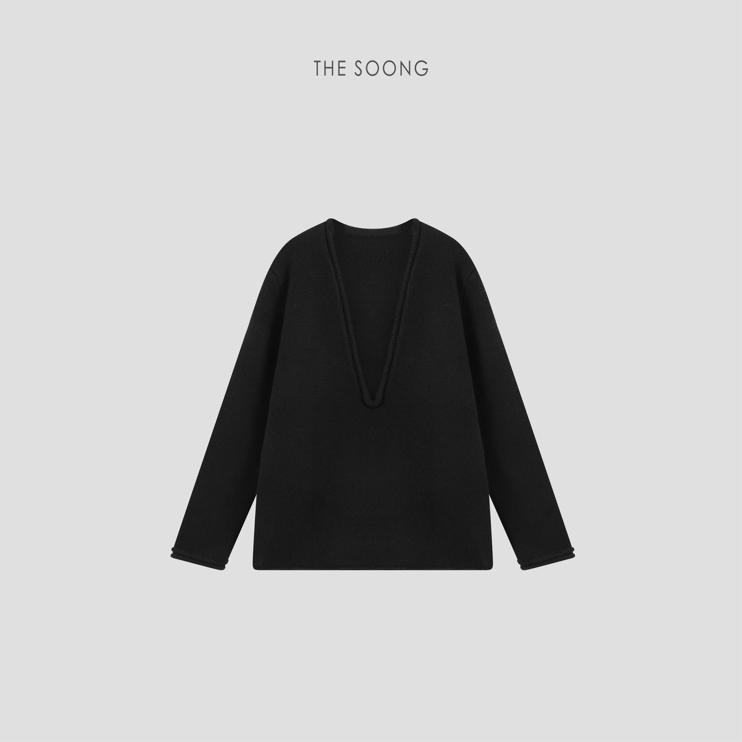 Relaxed 100% Sheep Wool 781g Black V-Neck Sweater